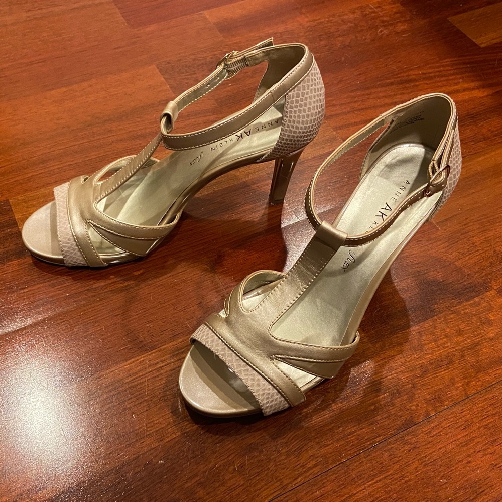 💛 Anne Klein Ankle Strap Sandals 💛